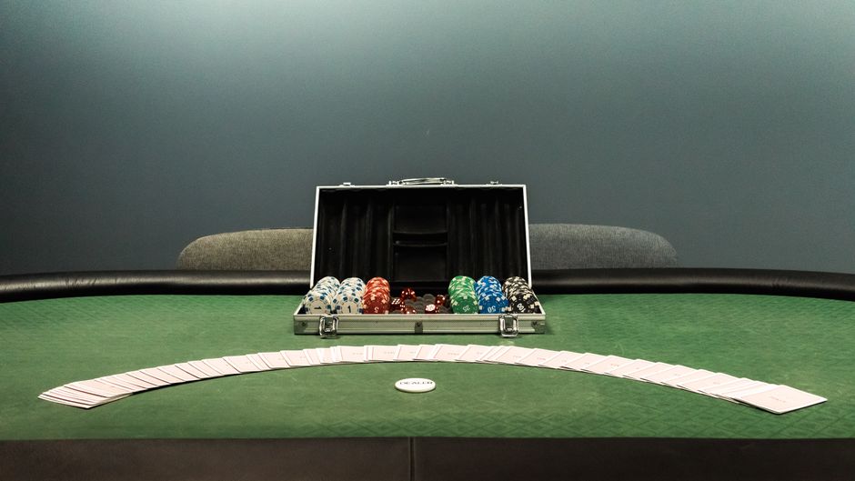 Poker chip set favor for a bachelor party game night
