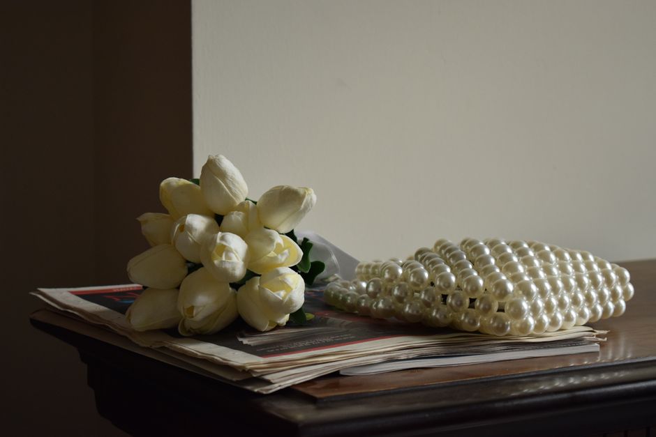 Pearl beaded bridal clutch, an example of classic bridal clutch ideas for a wedding day