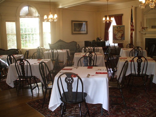 Rainier Chapter House, DAR wedding vendor photo