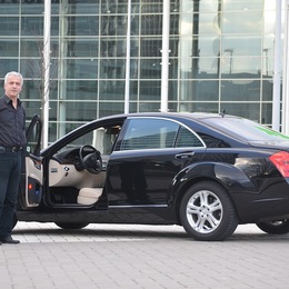 Photo of Chief Chicago Limo, a wedding limo service in Chicago