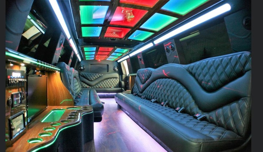 Black Car Everywhere Limousine And Car Service wedding vendor photo