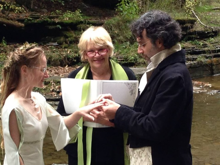 Rev Kris Miller wedding vendor photo