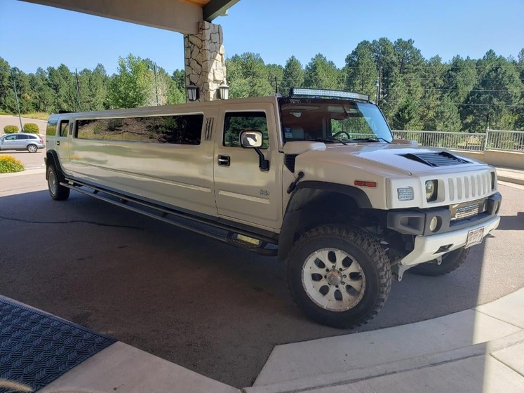 United Limousine Service wedding vendor photo