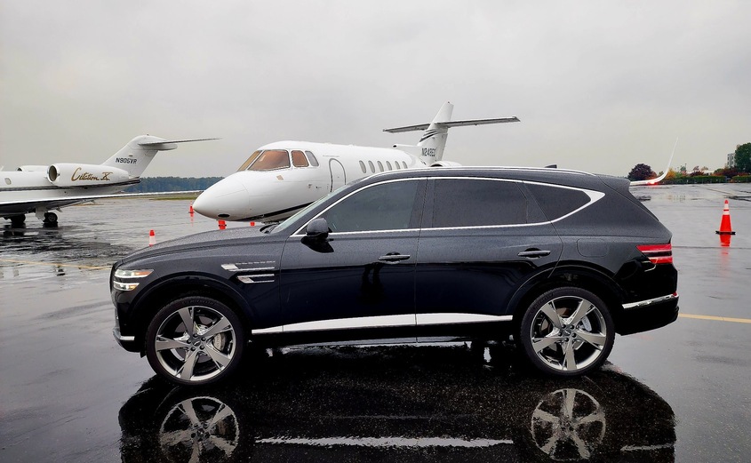Elite Town Car And Limo Service wedding vendor photo
