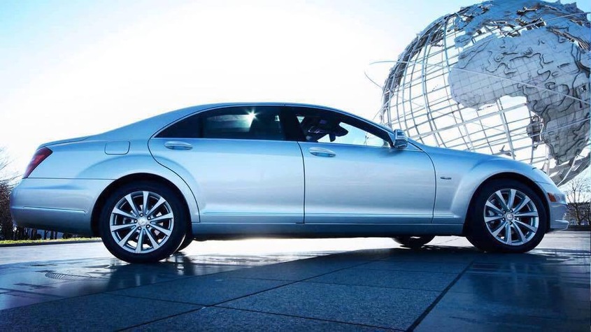 Muse Limo - Limousine Service Indianapolis wedding vendor photo