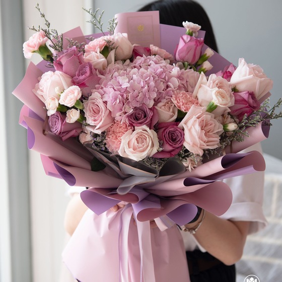 Becky's Bowkays And Gifts wedding vendor photo
