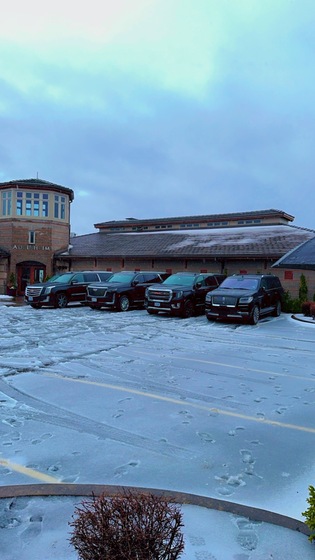 Portland Luxury Town Car wedding vendor photo