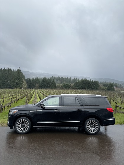 Portland Luxury Town Car wedding vendor photo