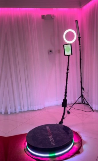 Aka Photo Booth wedding vendor photo
