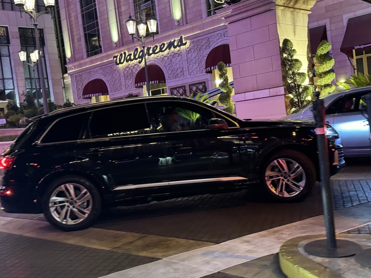 Black Car Everywhere Limousine And Car Service wedding vendor photo