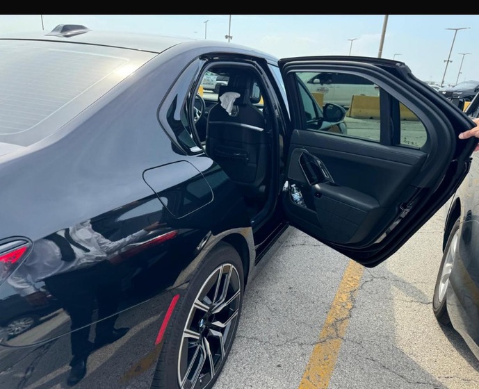Black Car Everywhere Limousine And Car Service wedding vendor photo