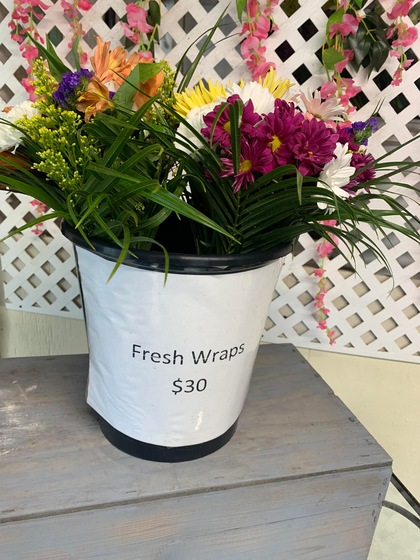 Lometa's Flowers wedding vendor photo