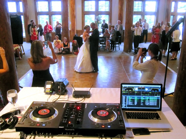 Discosapien wedding vendor photo