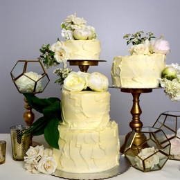 Photo of Chicago Custom Cakes, Llc, a wedding cake bakery in Chicago