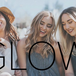 Photo of Salon Glow Chicago, a wedding hair and make-up artist in Chicago