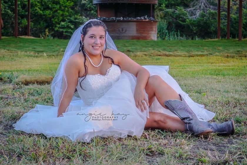 Angie Kay Photo wedding vendor photo