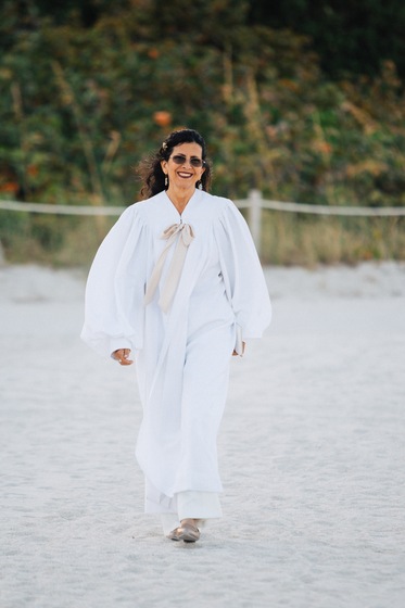 Non Denominational Rabbi Melinda Bracha Bernstein wedding vendor photo