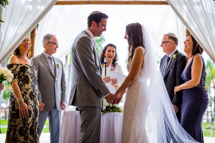Non Denominational Rabbi Melinda Bracha Bernstein wedding vendor photo