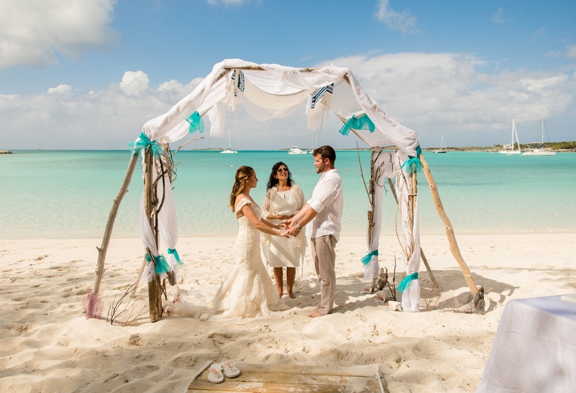 Non Denominational Rabbi Melinda Bracha Bernstein wedding vendor photo