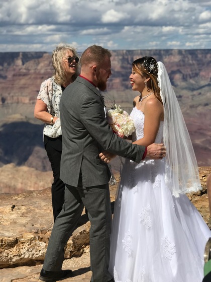 Deelightful Weddings wedding vendor photo