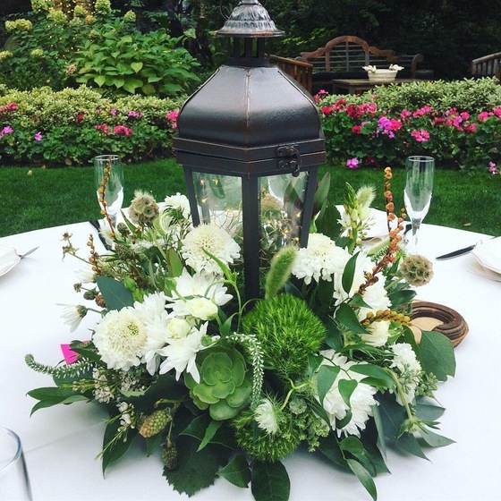 Flower Divas, Inc. wedding vendor photo