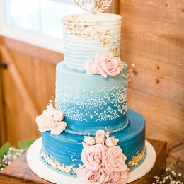 Photo of Cakes And Gourmet Goodies, a wedding cake bakery in Austin