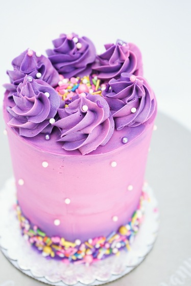 Honeybee Cake Company wedding vendor photo