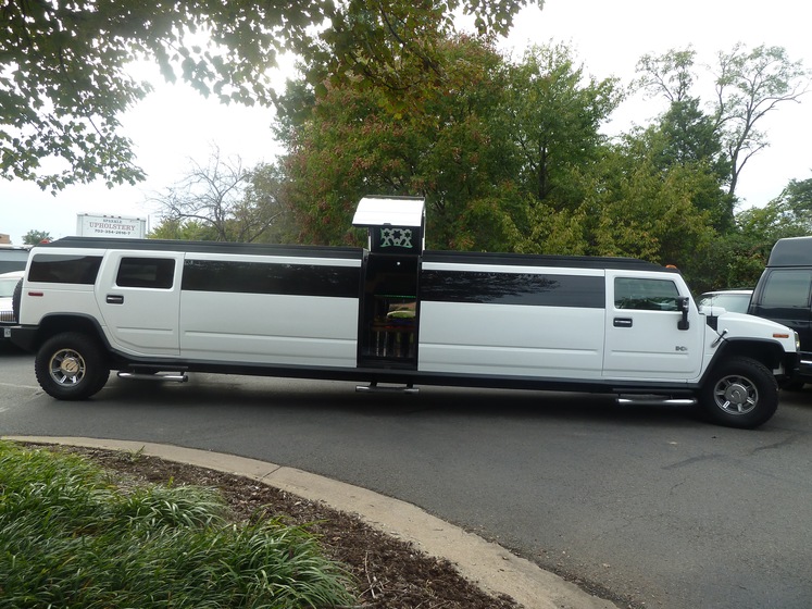 Limo Rental Atlanta wedding vendor photo
