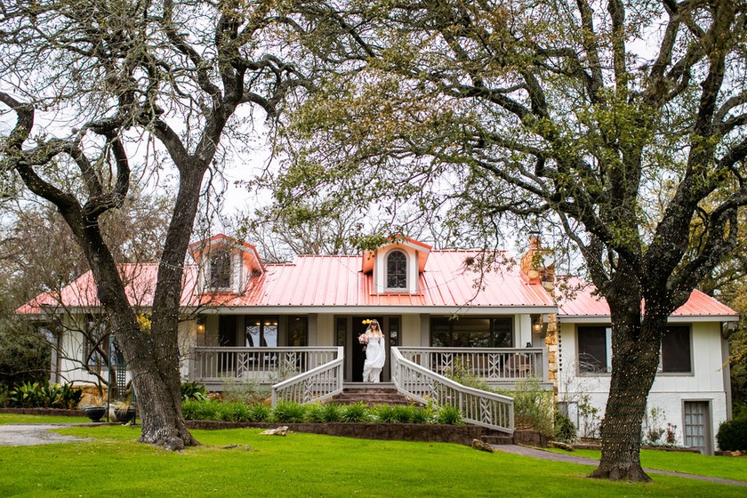 Kindred Oaks wedding vendor photo