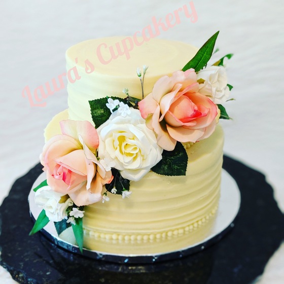 Laura's Cupcakery wedding vendor photo
