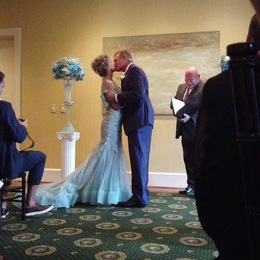Photo of Dr Kelsey Graham, a wedding officiant in Knoxville