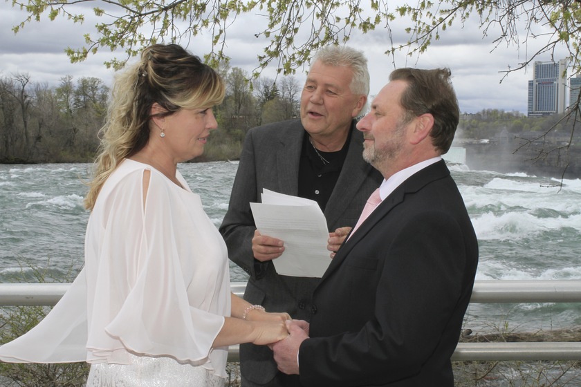 Niagara Falls Chapel wedding vendor photo