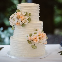 Photo of Cakes By Laura, Llc, a wedding cake bakery in Portland