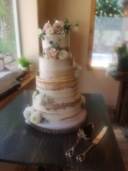 Carrie's Cakes wedding vendor photo