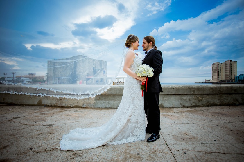 Producciones Almendares wedding vendor photo