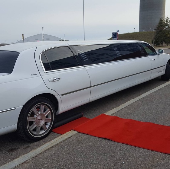 Stella’s Livery Service wedding vendor photo